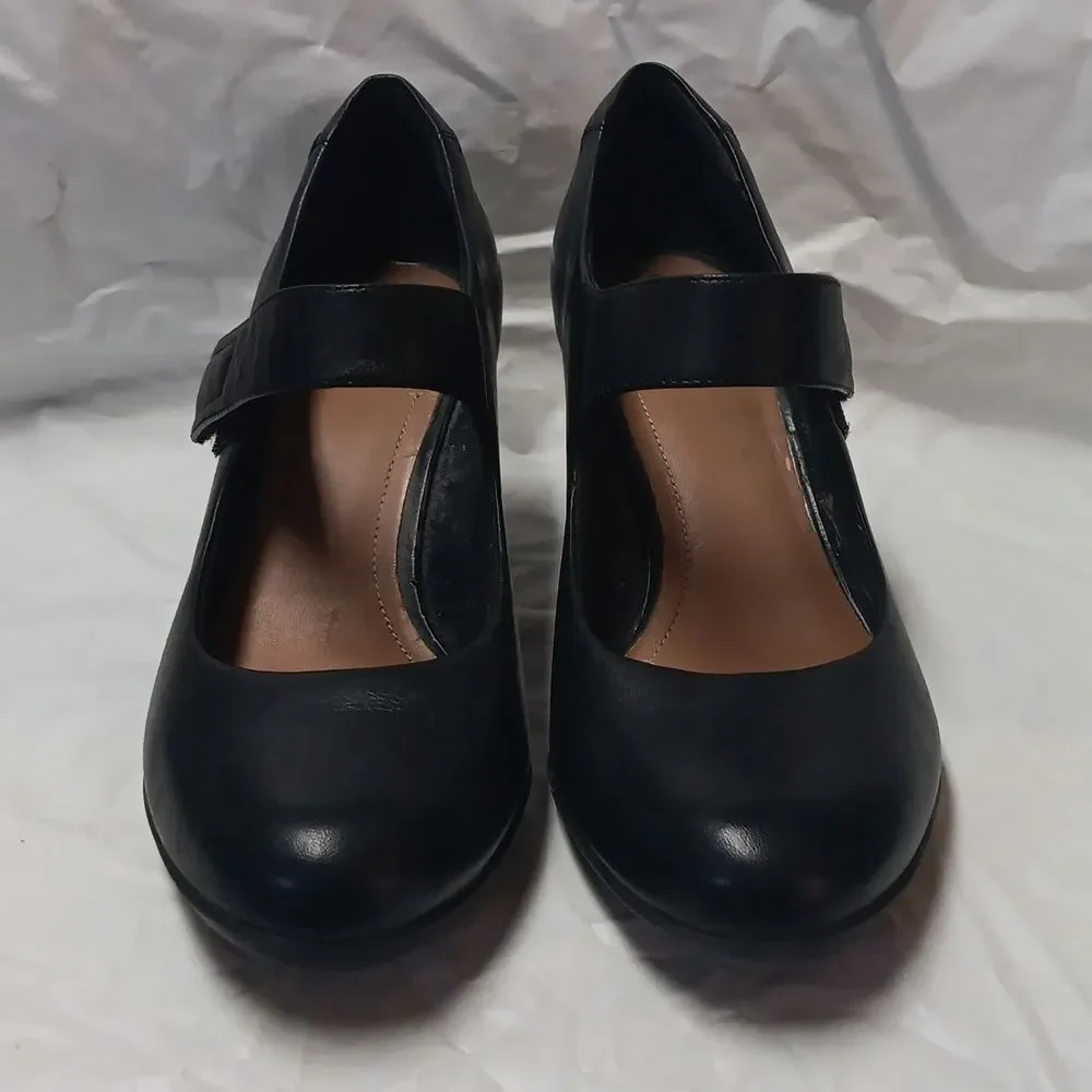 Clarks Arttisan Black Leather Heels Women's Size 9.5